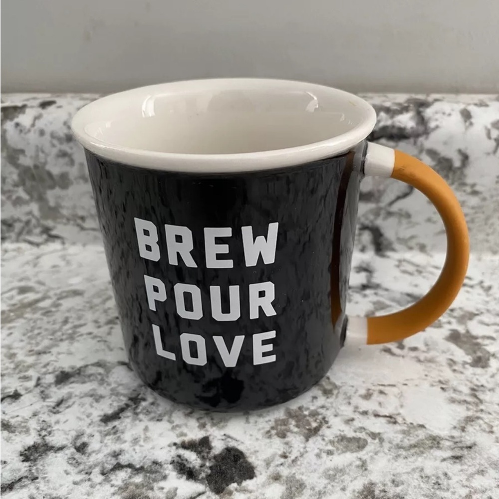 Starbucks Brew Pour Love Ceramic Mug 2018 orange handle 12 ounces